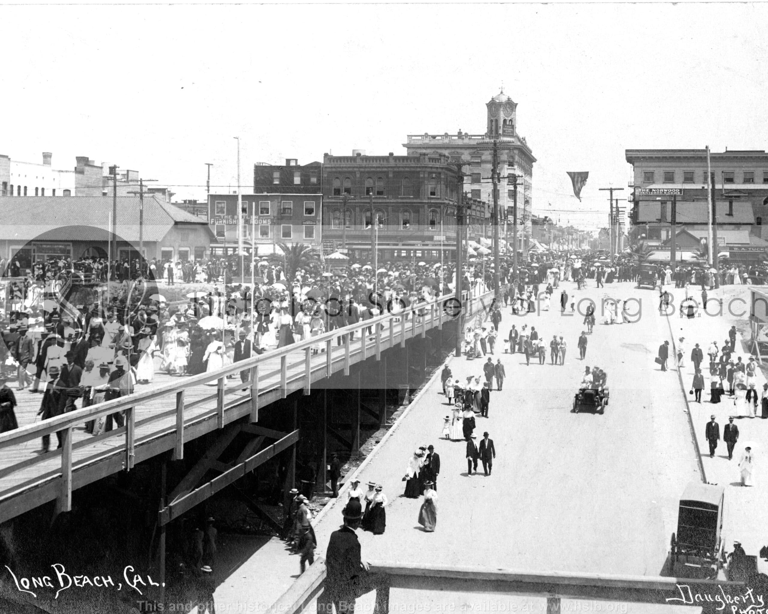 Pine Ave. Pier entrance, c. 1910