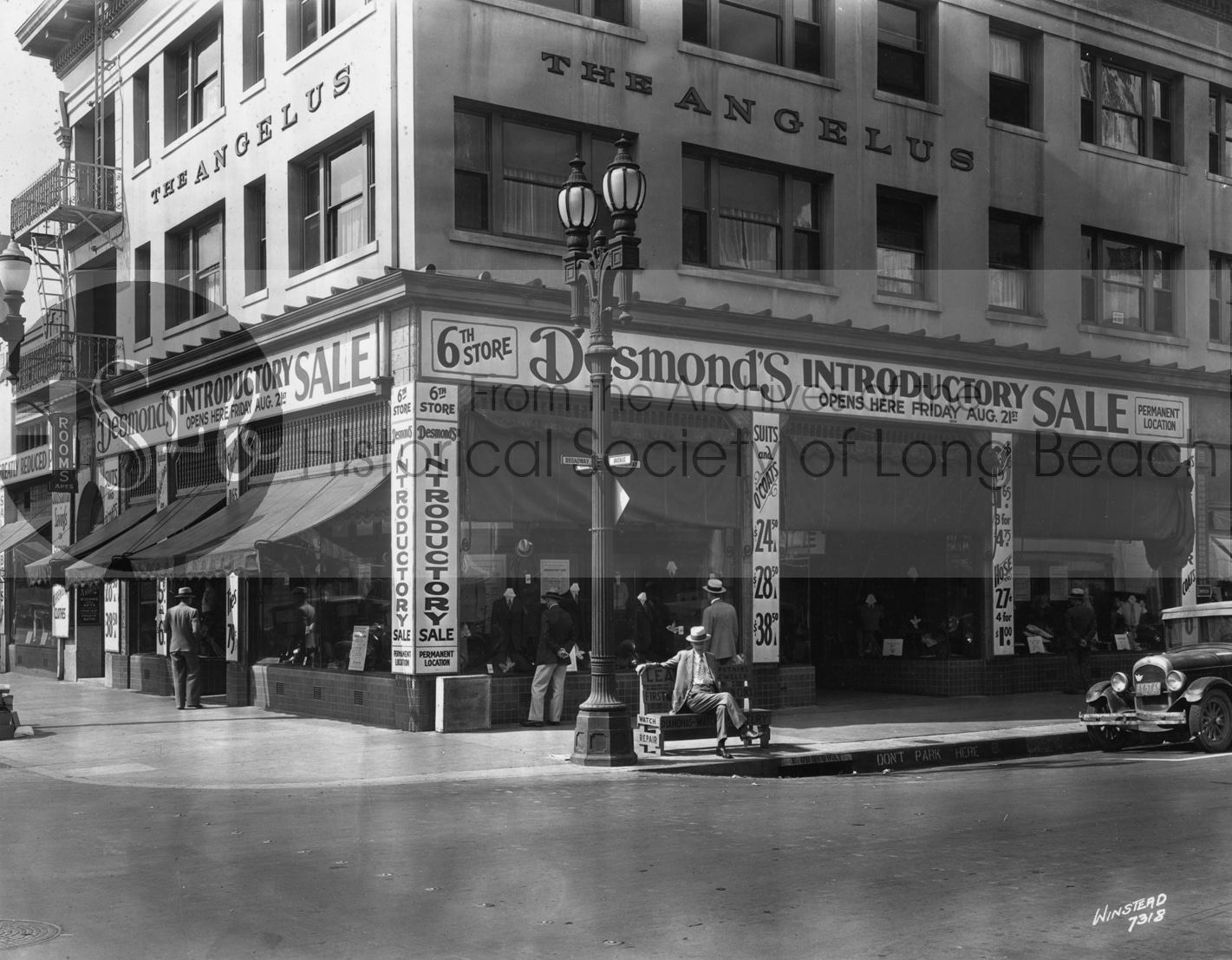 Desmond's Department Store at Broadway & Locust, 1931